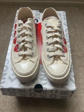 Comme des Garçons Cream Canvas Low-Top Sneakers with Red Heart Motif 7